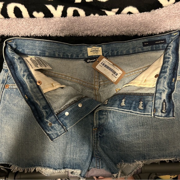 Bree relaxed short in daze by citizens of humanity size:27 - Picture 1 of 5